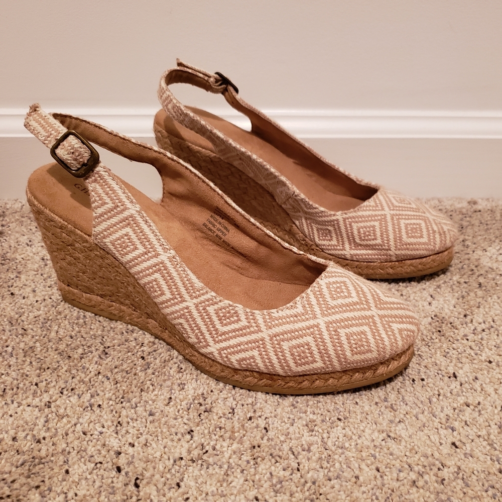 Bass Edie wedges size 9